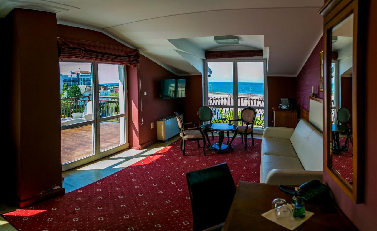 Hotel Apollo Darlowko Luaran gambar