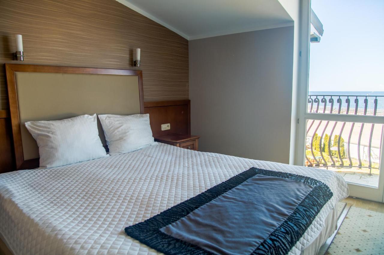 Hotel Apollo Darlowko Luaran gambar