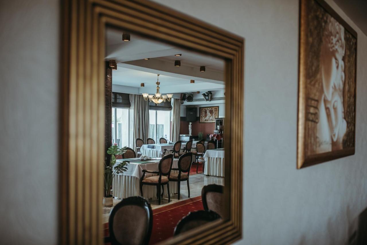 Hotel Apollo Darlowko Luaran gambar