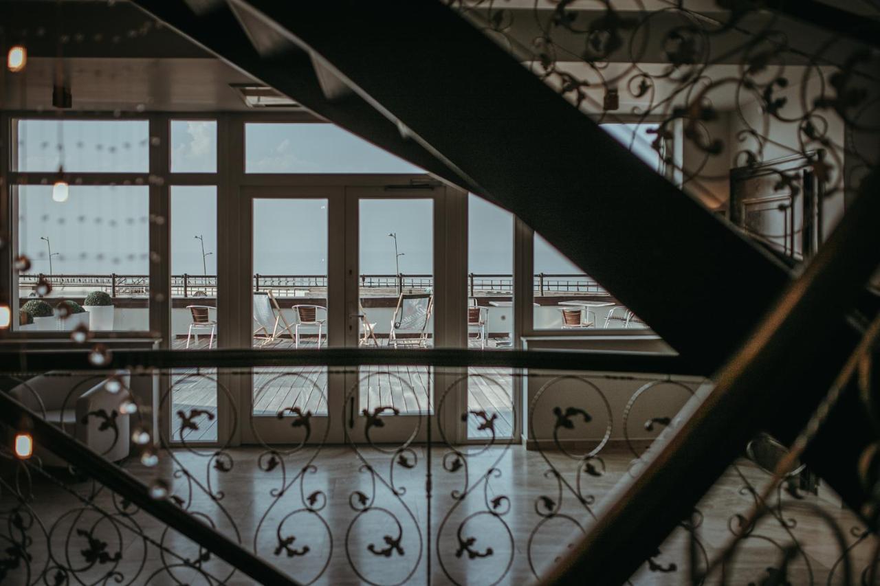 Hotel Apollo Darlowko Luaran gambar